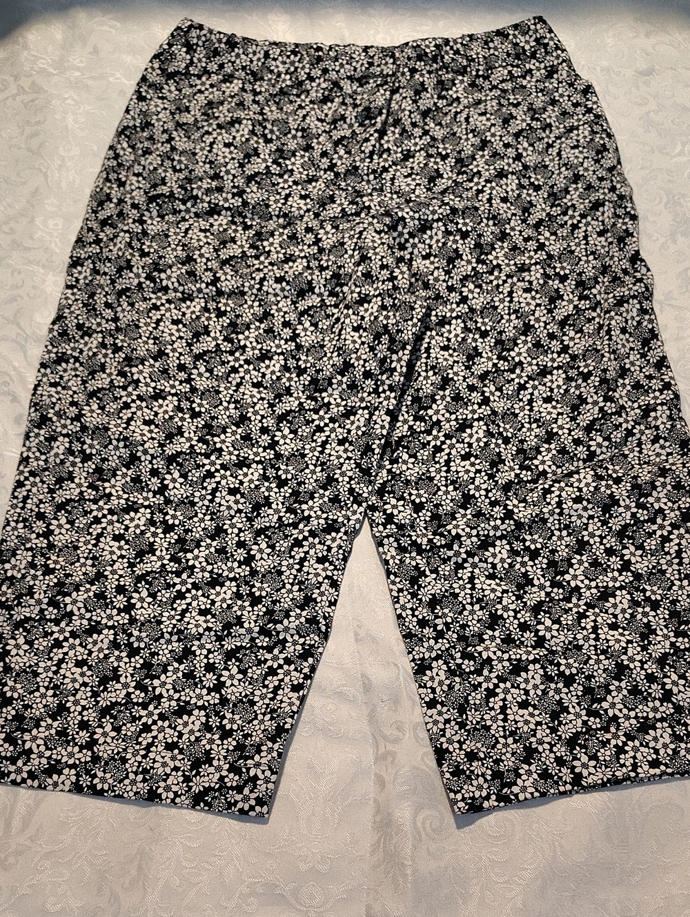 White Stag Black and White Floral Pants - Picture 1 of 4